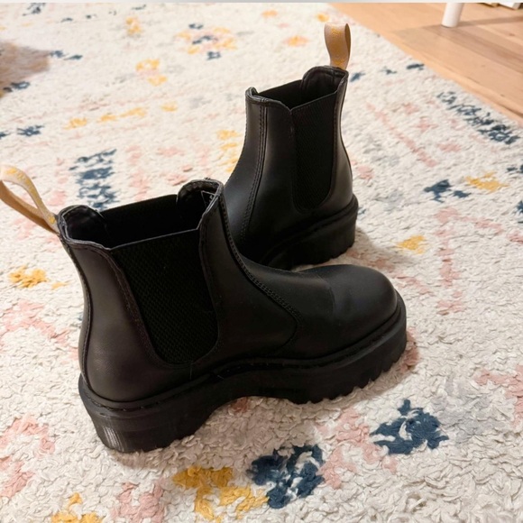 Black Vegan 2976 Felix Platform Chelsea Boots Dr. Martens - Picture 2 of 5